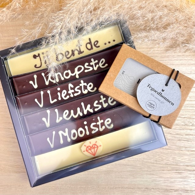 Giftset "Knuffel tegoed" Tijdelijk uitverkocht - Tegoedbonnen in een doosje met Chocolade met tekst